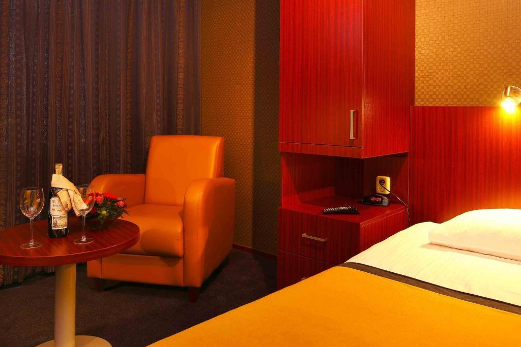 Hotel Parkzicht Veendam Ruang foto